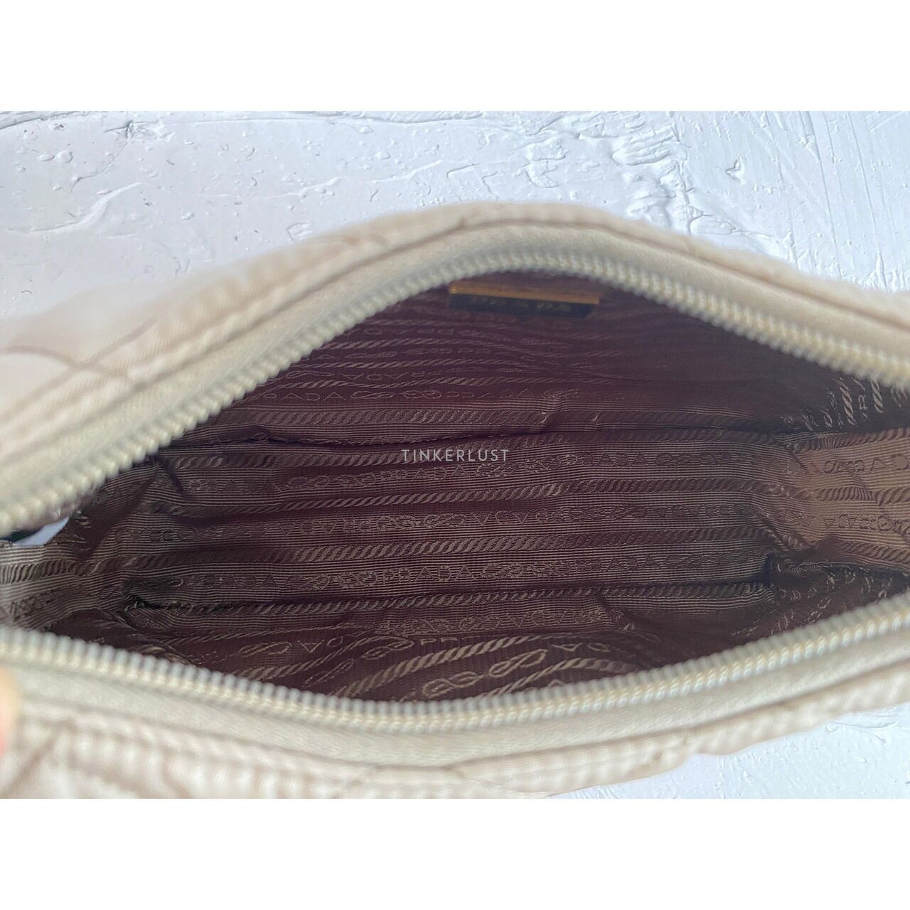 ショルダーバッグ・ポシェット PRADA CONTENITORE MANIGLIA 1NE051 2DYC F0002 tas shoulder-bag Prada 1NE051 Contenitore Maniglia Pomice